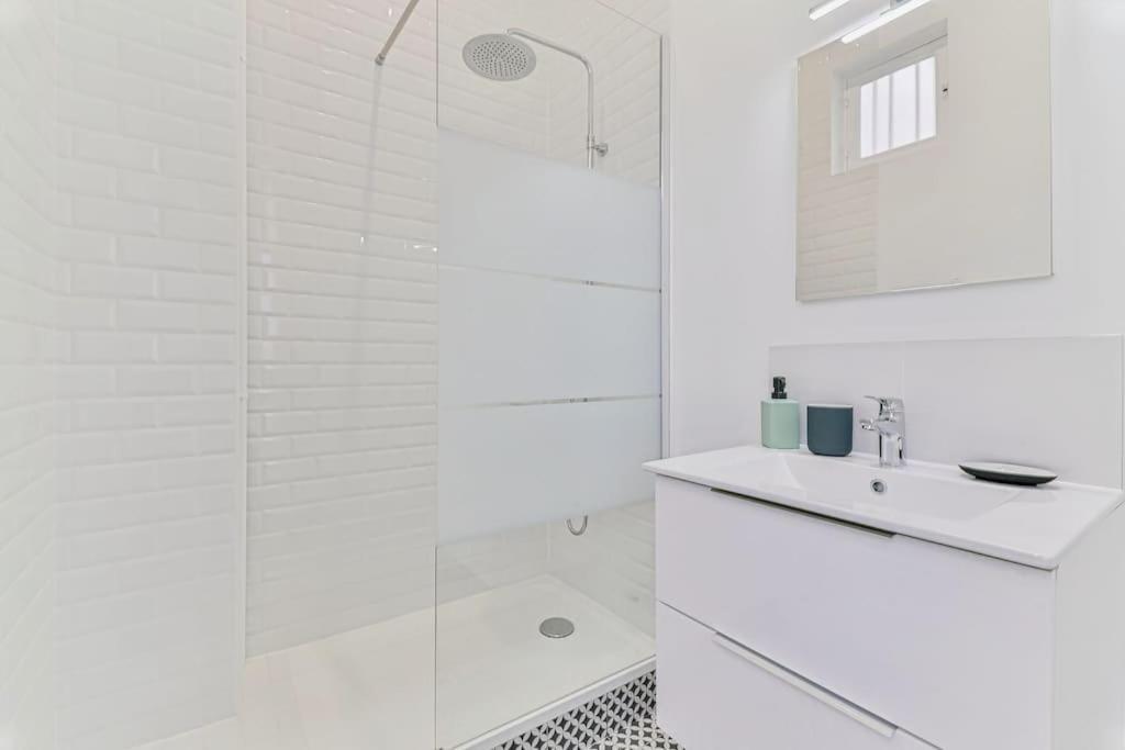Renovated Design Apartment In Montparnasse Париж Екстериор снимка